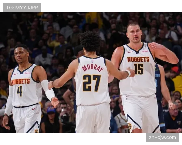 约基奇复出首战砍25+20+12三双，勇士团队篮球力克掘金